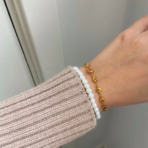 Armband  - Shoppa här eller med fri frakt hos www.tinsel.se 🤍 Finns även som halsband!