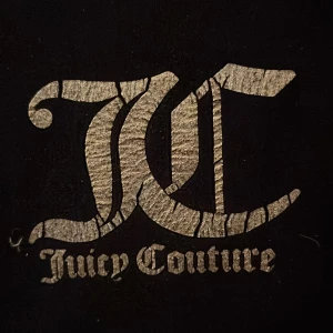 Juicy Couture byxor - Skit snygga juicy byxor i storlek 10/11 år i bra skick 200kr + frakt ❤️