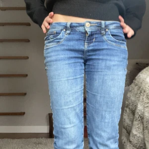 Ltb jeans - Säljer min älskade ltb jeans!! Storlek W25 L30. Skriv för fler bilder. Jag är 166.