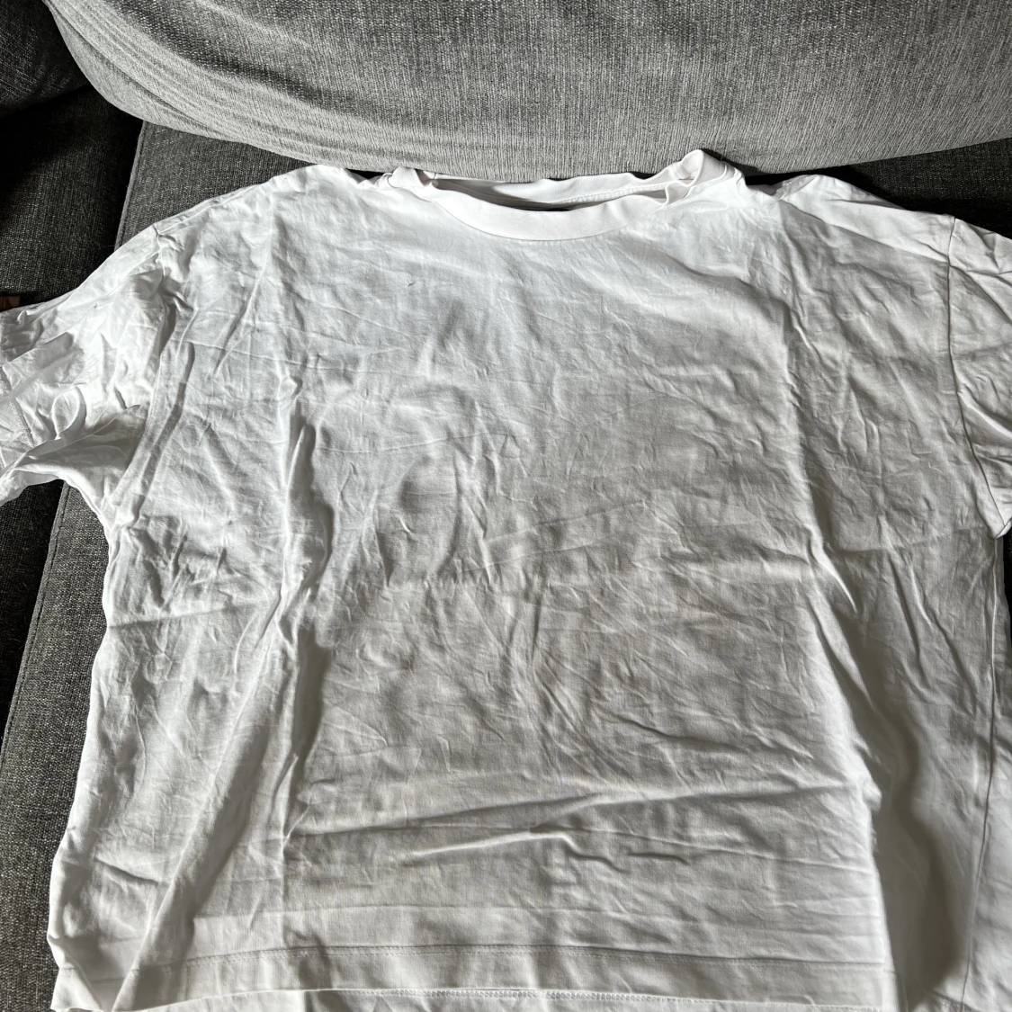 Enkel vit t-shirt - 90