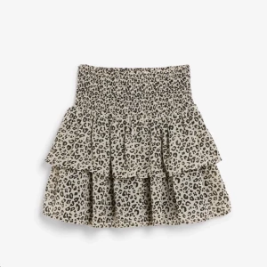 Kappahl kjol - Inte min bild! En superfin kjol från Kappahl! Passar mig som är 166, kjolen är ungefär xs/s. Nypris 350💘skriv för fler bilder