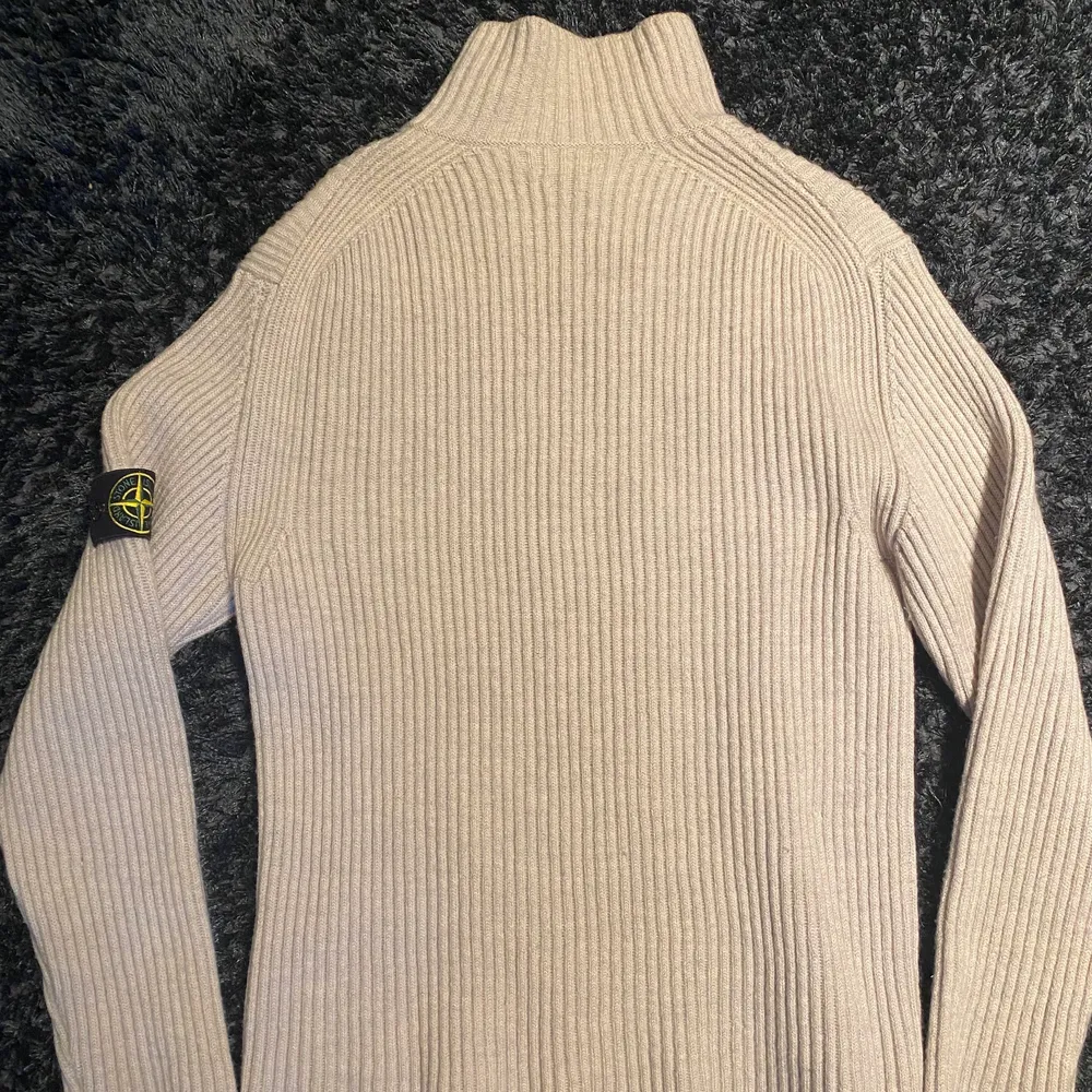 Vintage stone island full zip i grå. passar L/M. Köparen står för frakt 📦 . Hoodies.