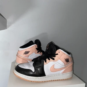 Jordans - As snygga rosa jordans, ÄKTA! Säljer dom pga att dom ej kommer till användning. 