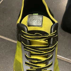 Hugo Boss skor - Det är minna Äkta Hugo boss skor som jag köpte för 2500 men säljer för 900kr