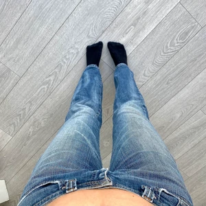 Vintage Levis jeans  - Säljer ett par vintage Levis jeans. Älskar dessa!! Jag är 168cm och tycker de är något korta på mig men det funkar. Brukar ha 38/M. Köpare står för frakt💗
