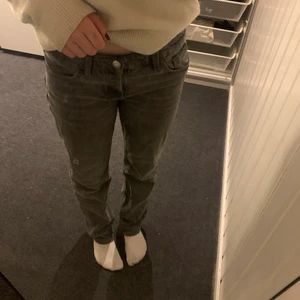 Lågmidjade jeans - Zara lågmidjade jeans, helt slutsålda och går ej att köpa längre💕💕
