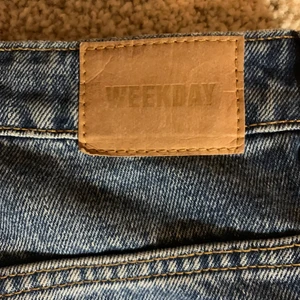 Weekday jeans - Modellen ”Lash”  Storlek 29/30 Säljer då de inte passar