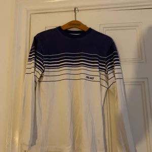 Palace long sleeve  - Palace långärmad storlek M, köpet i London, skick 8/10