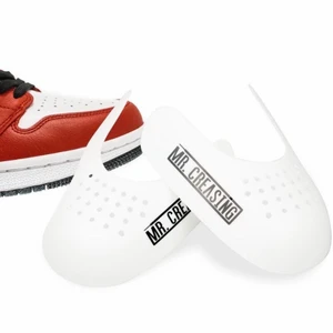 Crease skydd - • Mjuk plast för komfort • Behåller form och skicket på skorna • Innehåller 1 par (2 stycken) • justerbara för att passa alla storlekar  Frakt kostar 13kr