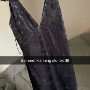 Klänning i sammet - Sammet material och jätteskön