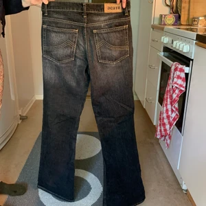 Jeans secondhand - Säljer dessa då de var för små för mig😩 Skulle säga att det är xs/ s