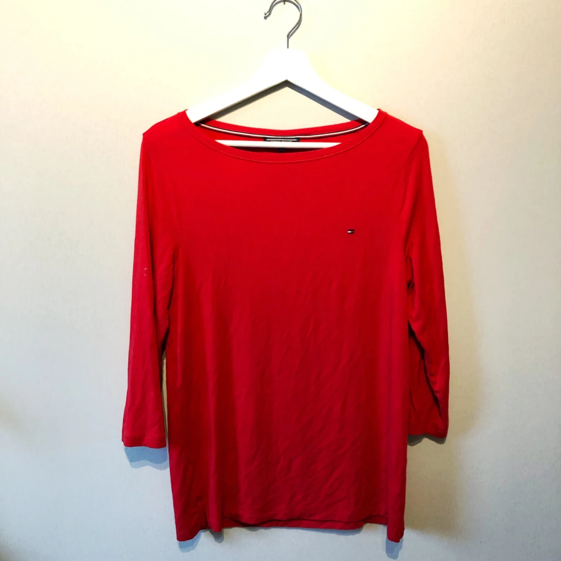 Röd tröja, Tommy Hilfiger strl S - 90