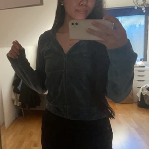 Kofta - Jättefin och cool kofta från Cubus. Koftan är använd ett par fåtal gånger men är i jättebra skick!