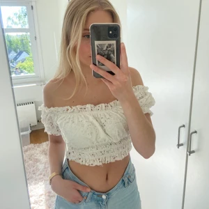 Topp från Gina - Superfin topp från Gina. Säljer då den tyvärr inte kommer till användning. Pris är dikuterbart. Köparen står för frakten.