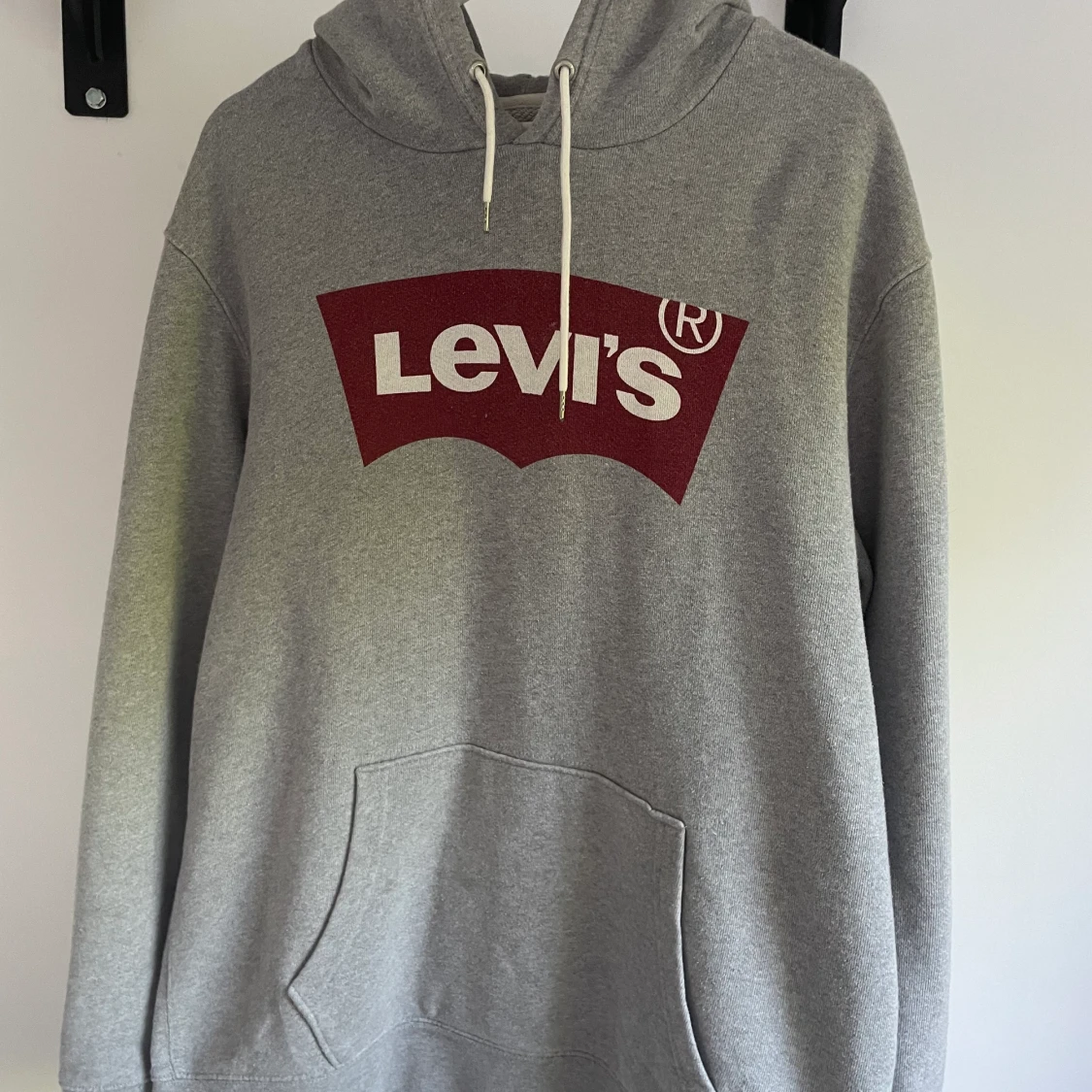 Grå Levis hoodie
