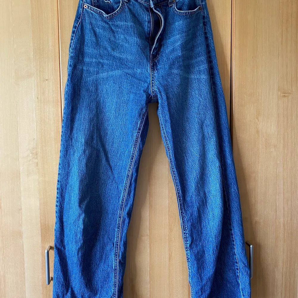 Världens bästa jeans i storlek 36. . Jeans & Byxor.