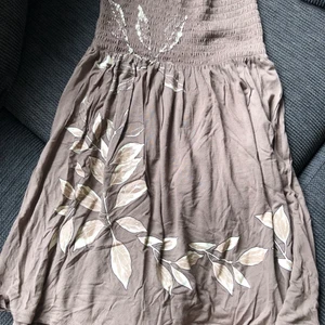 Sommarklänning/tunika Xs-S - Jättesöt sommarklänning/tunika i storlek xs-s, den är stretchig och väldigt svalt och skönt material. Använd 1 gång.