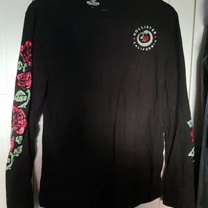 Långärmad tröja hollister M - Långärmad tröja från hollister som jag slutat använda.