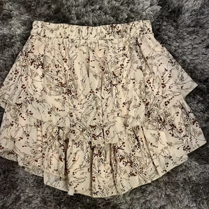 Kjol - Fin kjol till sommaren som använts ett par gånger. Köpt från någon hemsida.