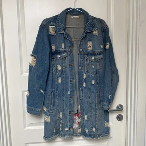 Oversized jeansjacka - Jeansjacka från raglady som kommit till användning både som klänning och jacka⚡️👖🦋 nypris 1000