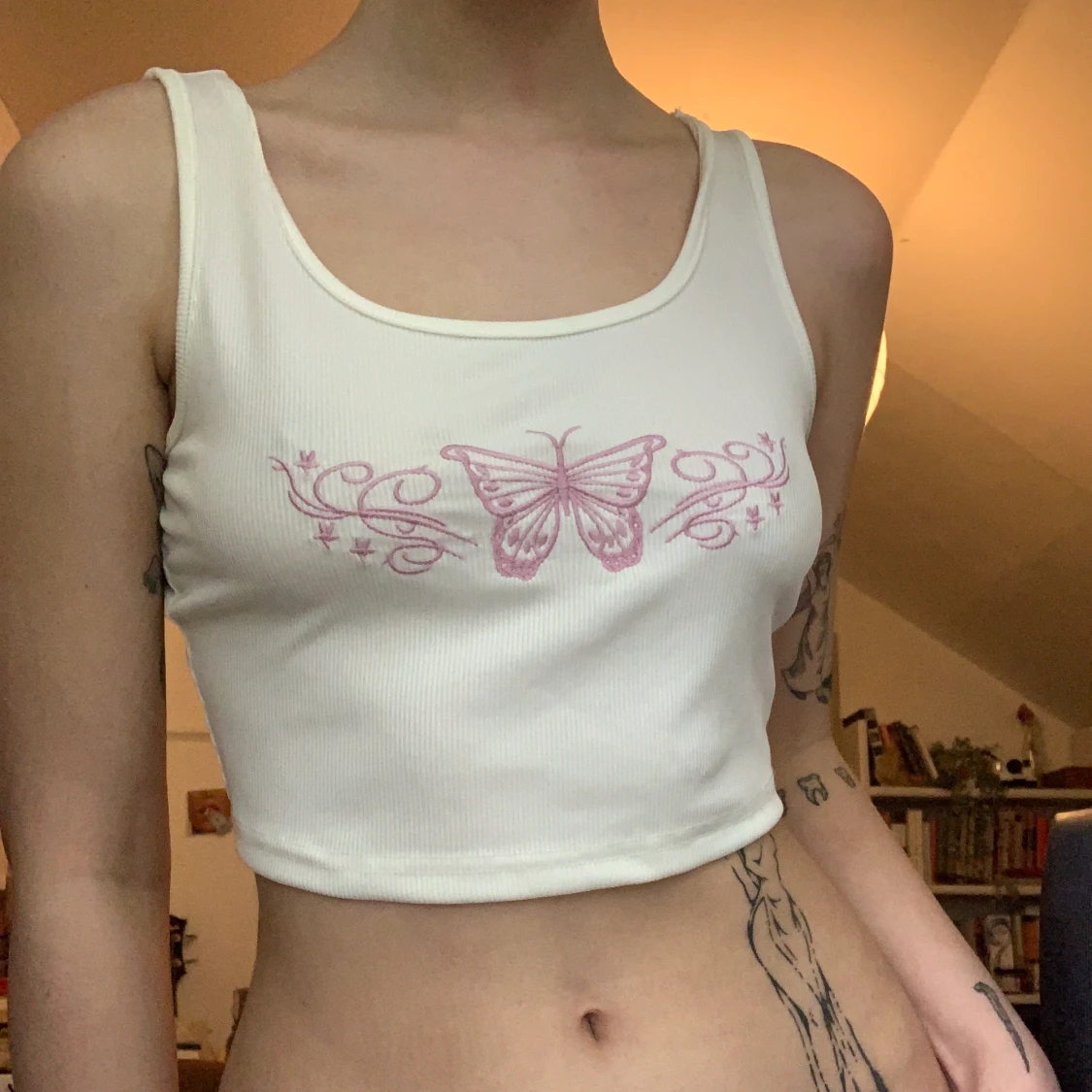 Vit topp med mönster 