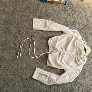 Fin skjorta/blus - Otroligt fin skjorta/blus med något extra spice passar perfekt med ALLT i storlek XS