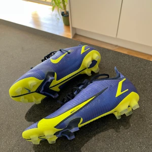 Nike vapor elite storlek 43 - Helt nya vapor elite i storlek 43 endast använda 1 träning. Nypris 2699kr. Skriv för mer info