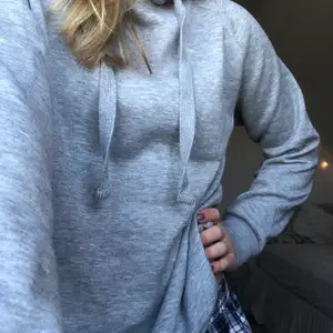 Vanlig grå hoodie ifrån Gina👌🏼👌🏼 Storlek S, 80kr +frakt