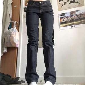 Ett par jätte snygga jeans i storlek 27, tyvärr har de blivit försmå för mig. Köpare står för frakt📦