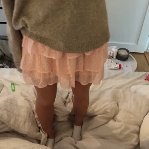 Volang kjol - Säljer denna söta volangkjolen i rosa! Så fin till sommaren!!❤️❤️