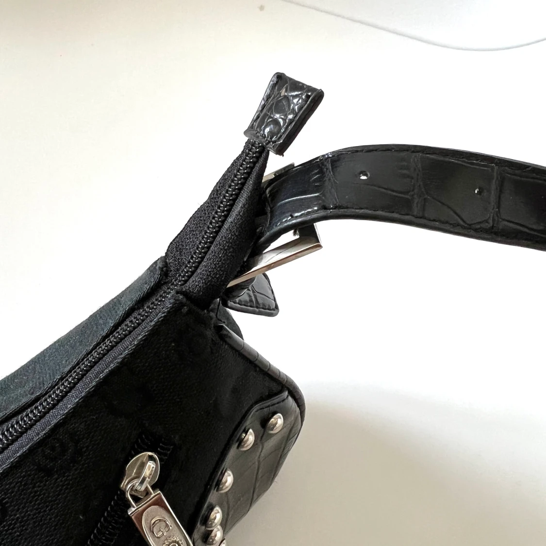 fake GUESS y2k väska - 91