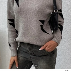 Stickade tröjor från SHEIN i storlek S  - Stickade tröjor söks från Shein! Om du har en av dom eller båda så skriv t mej, I storleken S! Inte för dyrt för båda men skriv pris så kan jag nog köpa! Det varierar mellan vilken av tröjorna!