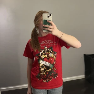 Ed hardy t-shirt  - Jätte fin ed hardy t-shirt, knappt använd❤️❤️