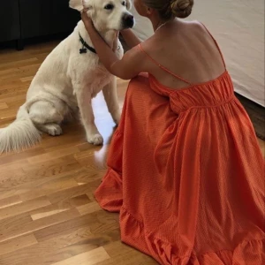 Orange klänning Zara - Superfin klänning som är helt ny!🫶🏽 kontakta vid frågor eller för fler bilder