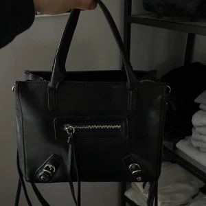 Hand väska  -  handväska från Nelly 💕