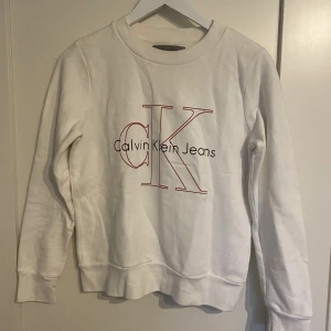 Calvin Klein tröja - Tröja från Calvin Klein Jeans i stl xs