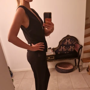 Bodyflirt jumpsuit - St.38 som ny