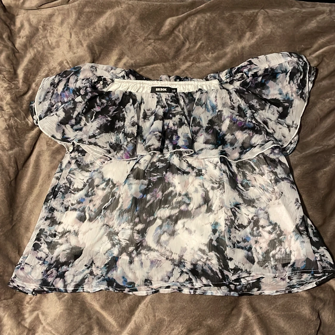 Tunn kortärmad blus