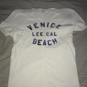 Lee  - Lee T-shirt använd 1 gång 