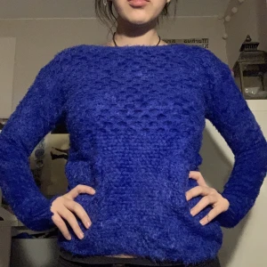 Blå långärmad - Lurvig suuuuuper bekväm figursydd tjocktröja 