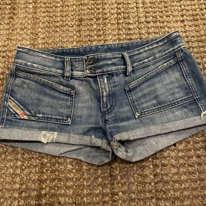 Diesel Industry shorts - Superfina lågmidjade diesel shorts som inte går att köpa längre! midjemåttet är 80 ❤️
