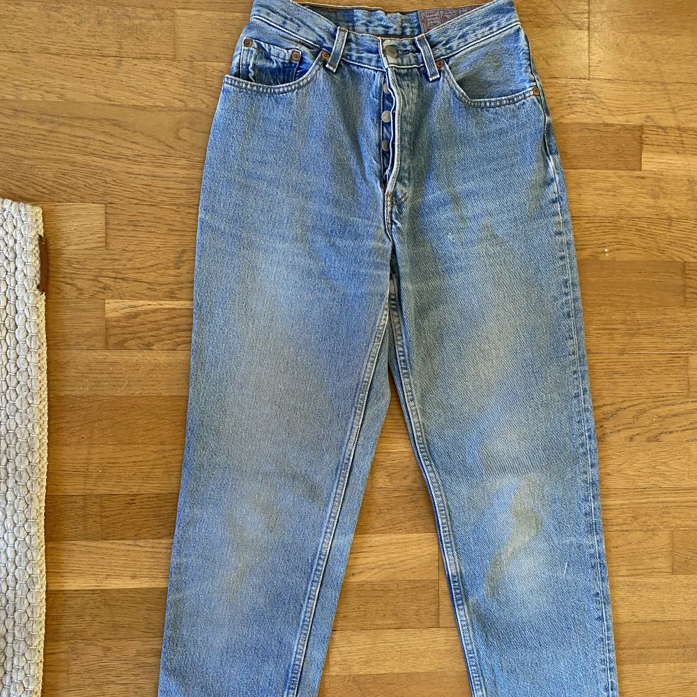Levis 901 vintage jeans. Superfina! Midja 33 cm Stuss 46 cm Innebenslängd 77 cm. Jeans & Byxor.