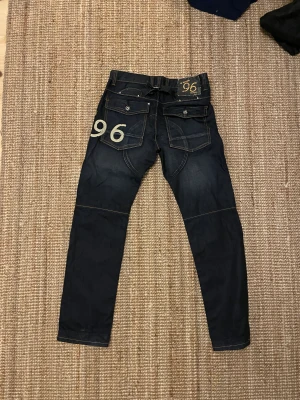 G-Star jeans - G-star jeans i fint skick. De är rätt små i storleken.