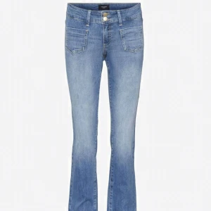 Jeans -  Jättesnygga lågmidjade bootcut jeans köpta på zalando💓Bra skick, endast använt 1 gång💓