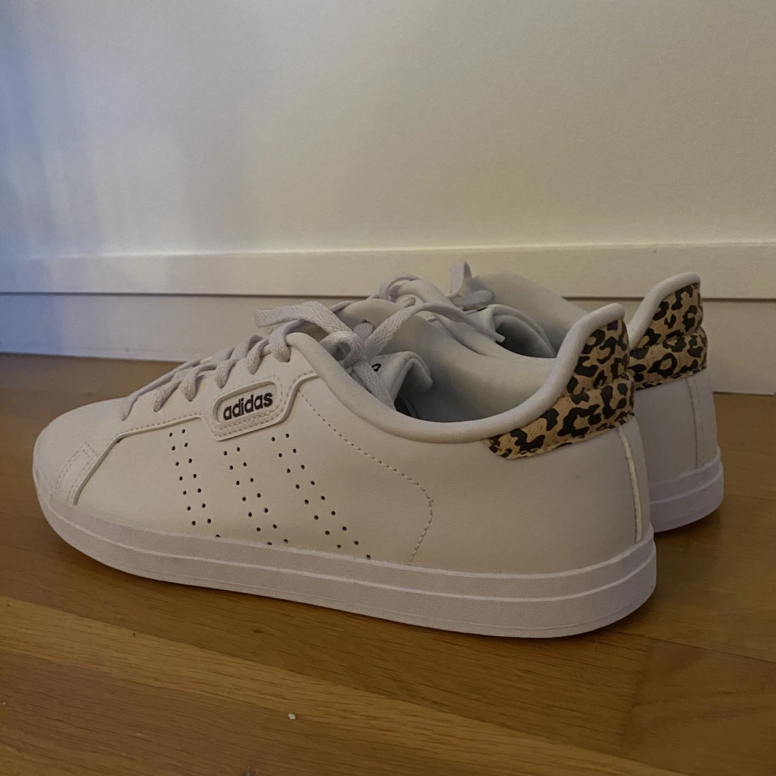 Helt nya adidassneakers - 90