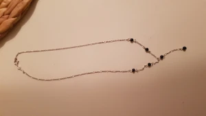 Halsband i äkta silver  - Knappt använd fin halsband i äkta silver.  L. 42
