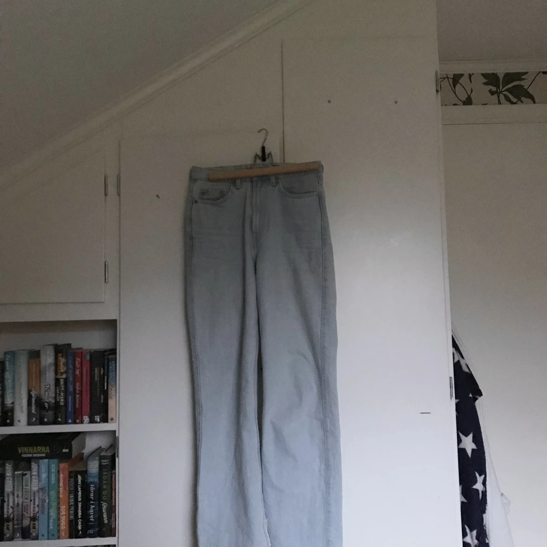 ROWE JEANS MED SLITS - 91