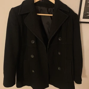 Kappa - Kort kappa (skepparkavaj)💕