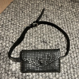 Magväska  - Skärp med väska, skit snygg accessoar 