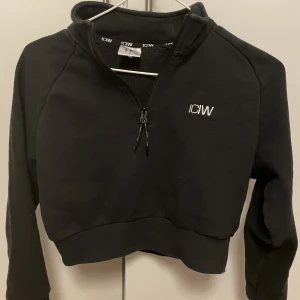 Träningströja - Träningströja från iciw, storlek M men mer som en xs skulle jag säga